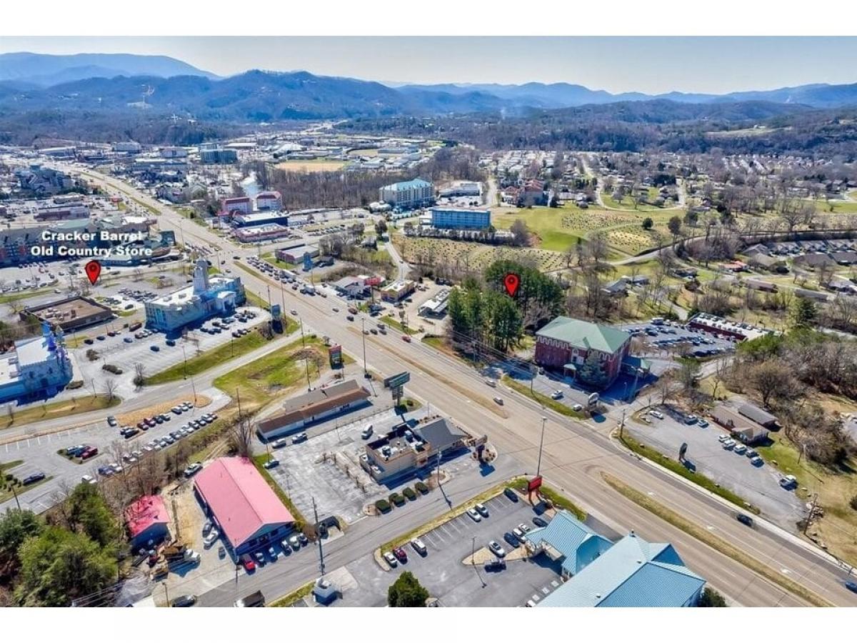 Picture of Home For Sale in Pigeon Forge, Tennessee, United States