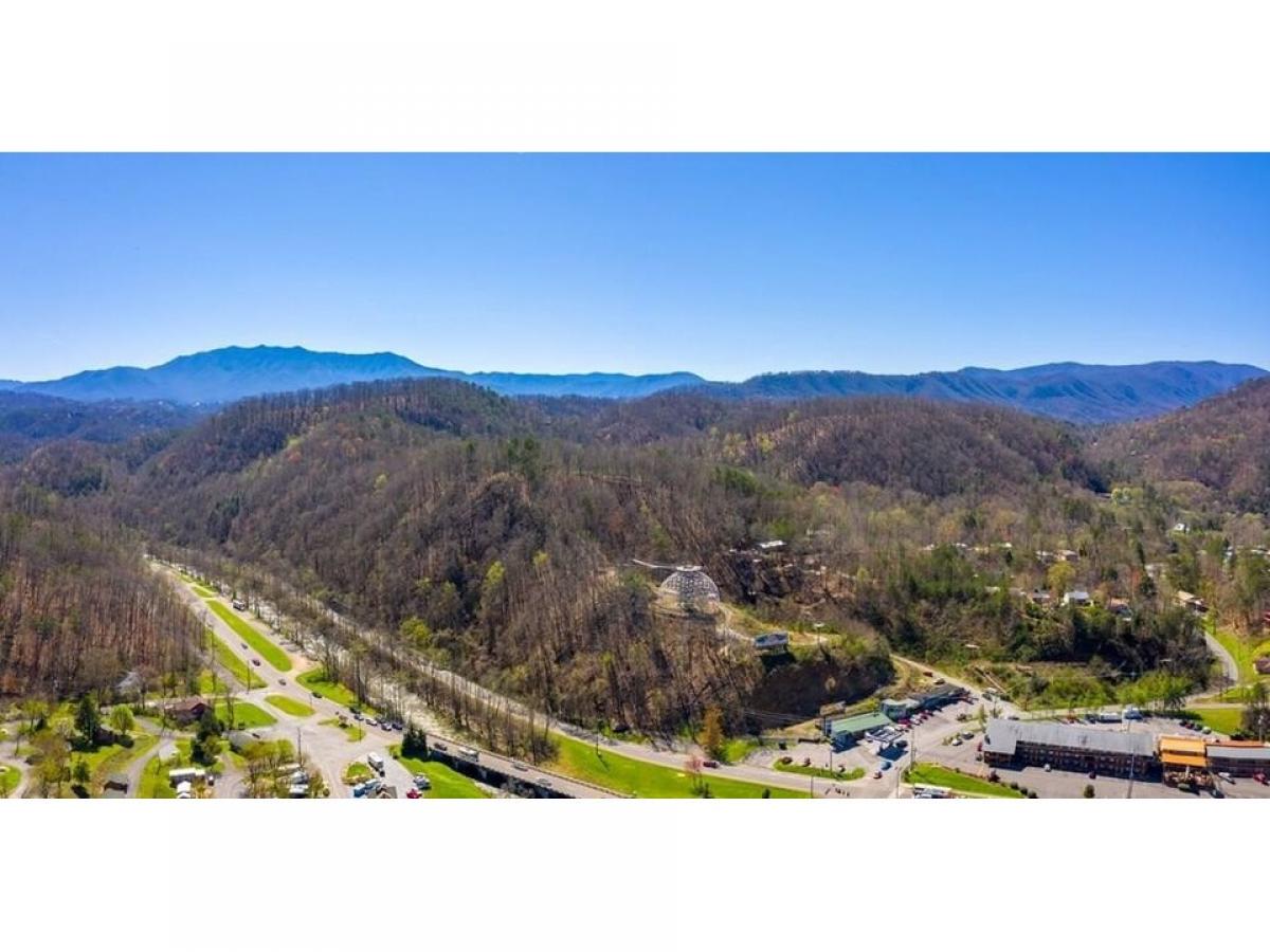 Picture of Home For Sale in Pigeon Forge, Tennessee, United States