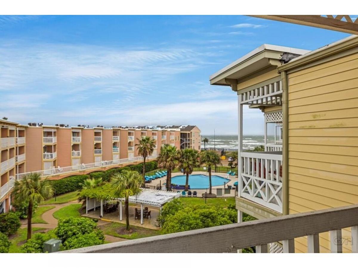 Picture of Home For Sale in Galveston, Texas, United States