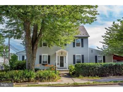 Home For Sale in Hellertown, Pennsylvania