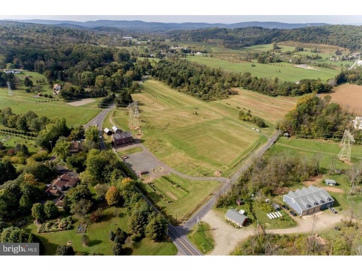 Picture of Farm For Sale in Hellertown, Pennsylvania, United States