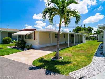 Home For Sale in Fort Myers, Florida