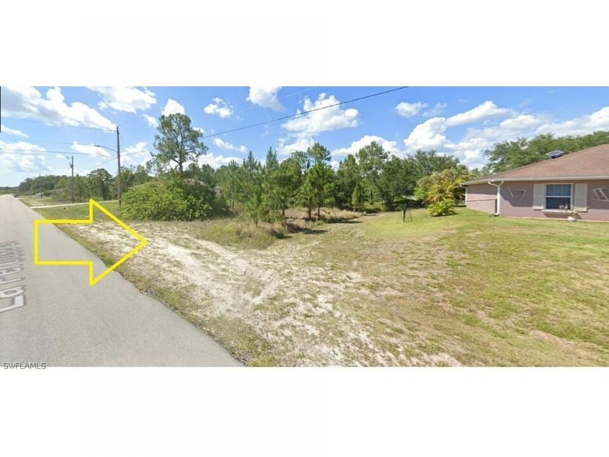 Picture of Residential Land For Sale in Lehigh Acres, Florida, United States