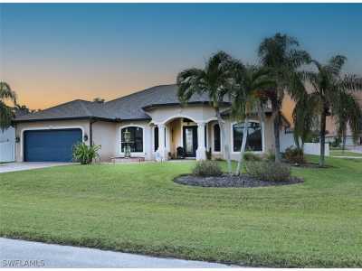 Home For Sale in Cape Coral, Florida