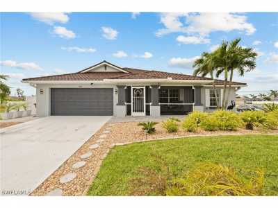 Home For Sale in Cape Coral, Florida