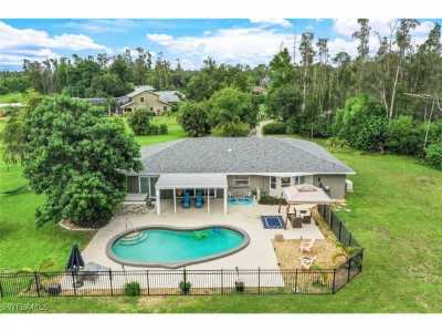 Home For Sale in Fort Myers, Florida