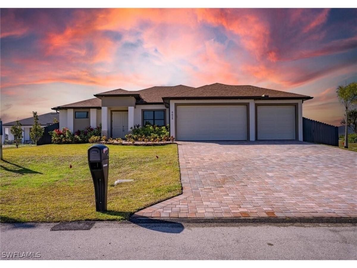 Picture of Home For Sale in Cape Coral, Florida, United States