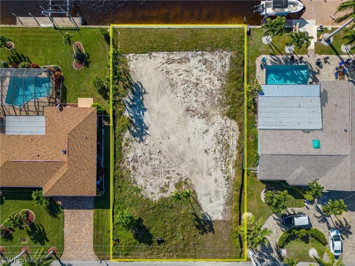 Picture of Residential Land For Sale in Cape Coral, Florida, United States