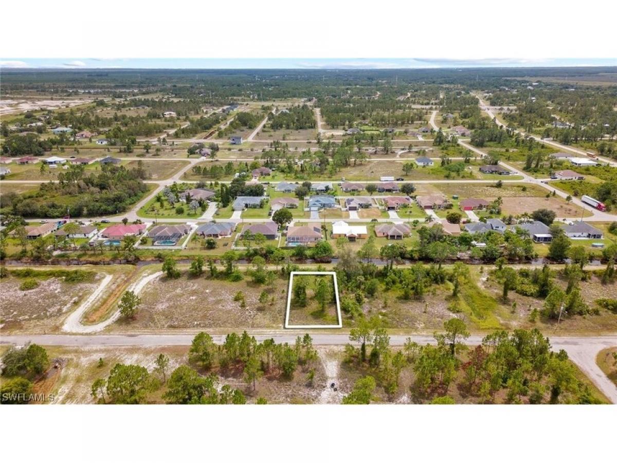 Picture of Residential Land For Sale in Lehigh Acres, Florida, United States