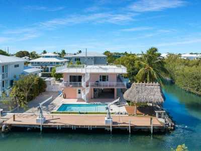 Home For Sale in Plantation Key, Florida