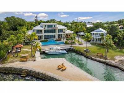 Home For Sale in Upper Matecumbe Key Islamorada, Florida