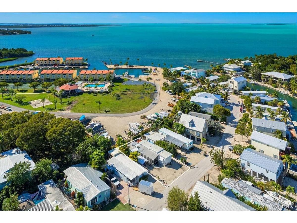 Picture of Home For Sale in Plantation Key, Florida, United States