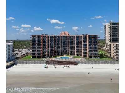 Home For Sale in New Smyrna Beach, Florida