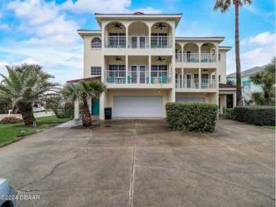 Home For Sale in New Smyrna Beach, Florida