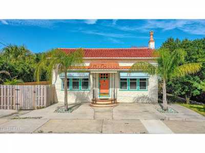 Home For Sale in Daytona Beach, Florida