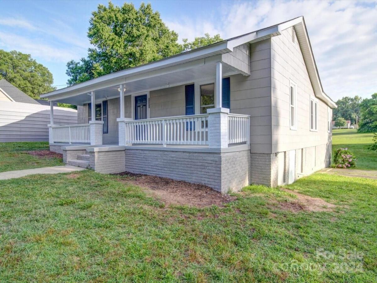 Picture of Home For Sale in Albemarle, North Carolina, United States