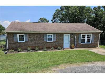 Home For Sale in Ellenboro, North Carolina