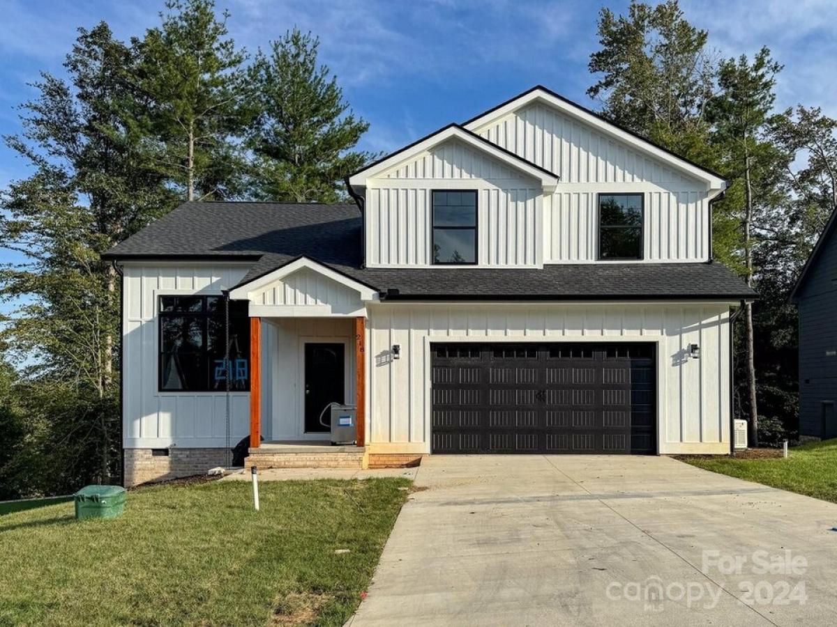 Picture of Home For Sale in Horse Shoe, North Carolina, United States