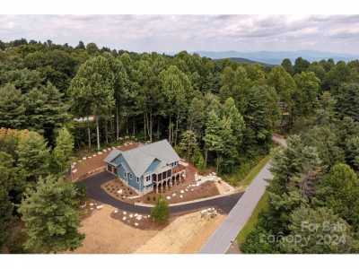 Home For Sale in Flat Rock, North Carolina