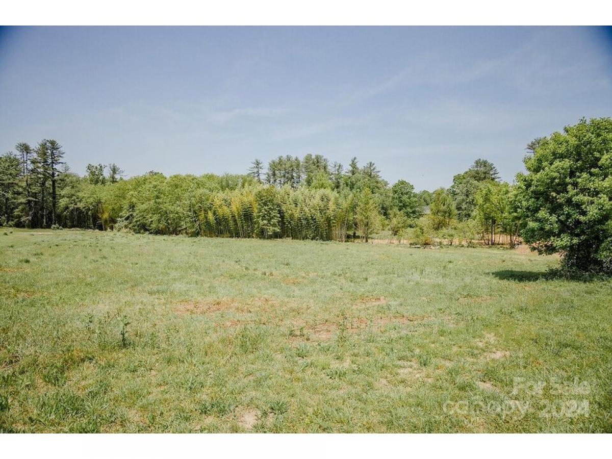 Picture of Residential Land For Sale in Hendersonville, North Carolina, United States