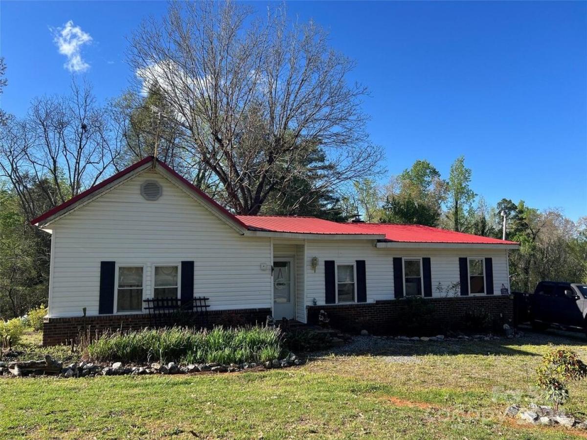 Picture of Home For Sale in Forest City, North Carolina, United States