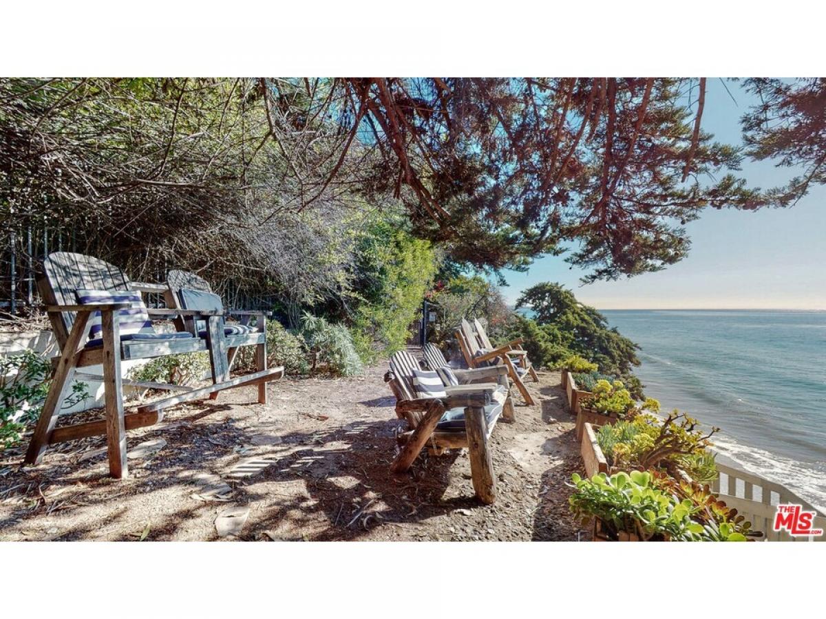 Picture of Home For Sale in Malibu, California, United States