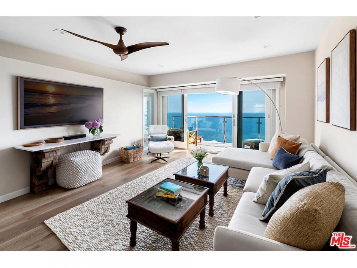 Picture of Home For Sale in Malibu, California, United States