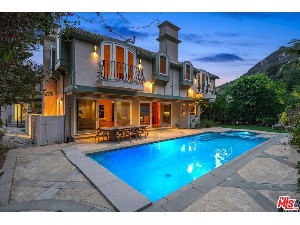 Picture of Home For Sale in Pacific Palisades, California, United States