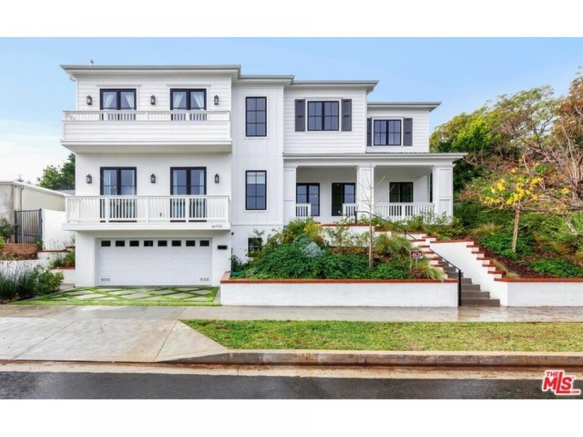 Picture of Home For Sale in Pacific Palisades, California, United States