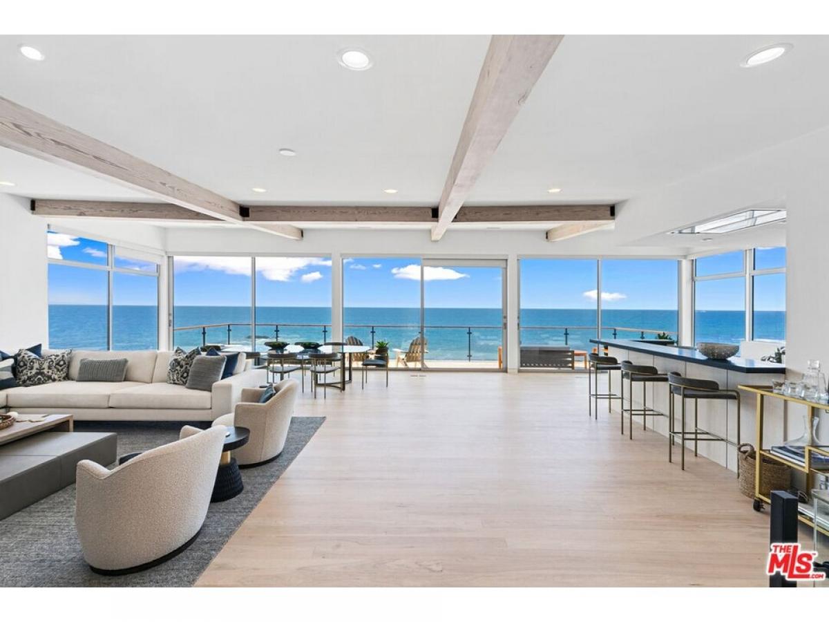 Picture of Home For Sale in Malibu, California, United States