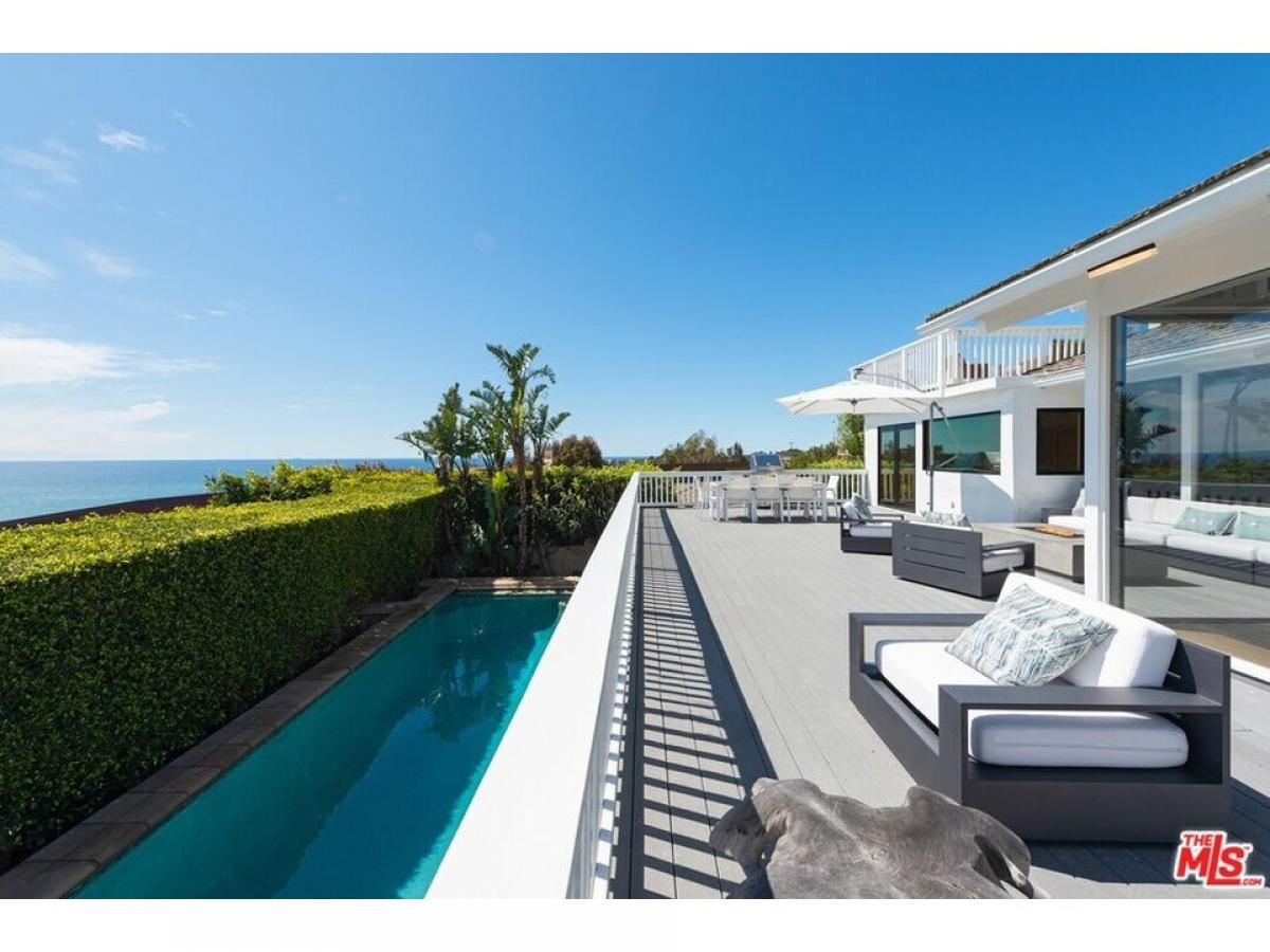 Picture of Home For Sale in Malibu, California, United States