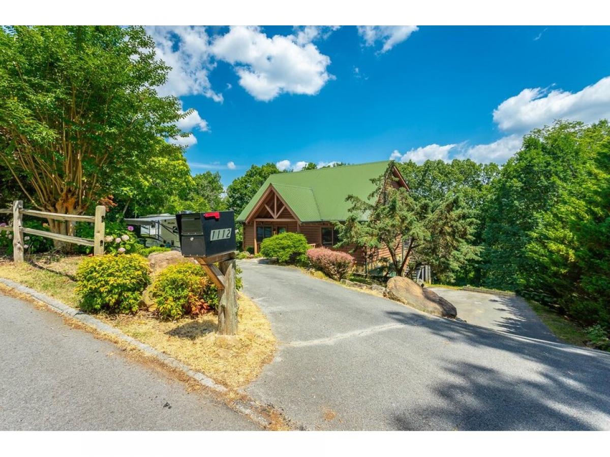 Picture of Home For Sale in Signal Mountain, Tennessee, United States