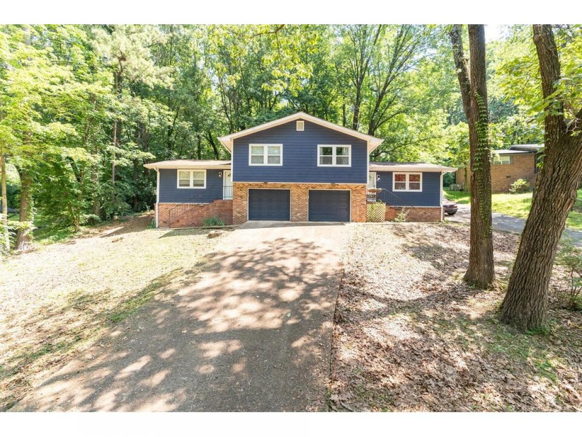 Picture of Home For Sale in Signal Mountain, Tennessee, United States