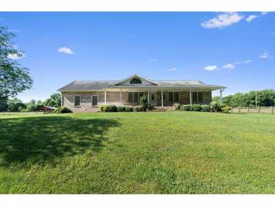 Home For Sale in Spring City, Tennessee