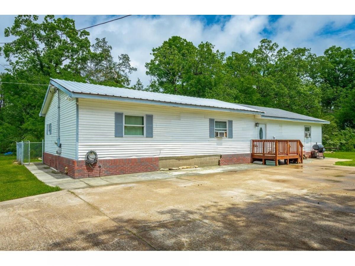 Picture of Home For Sale in Rossville, Georgia, United States