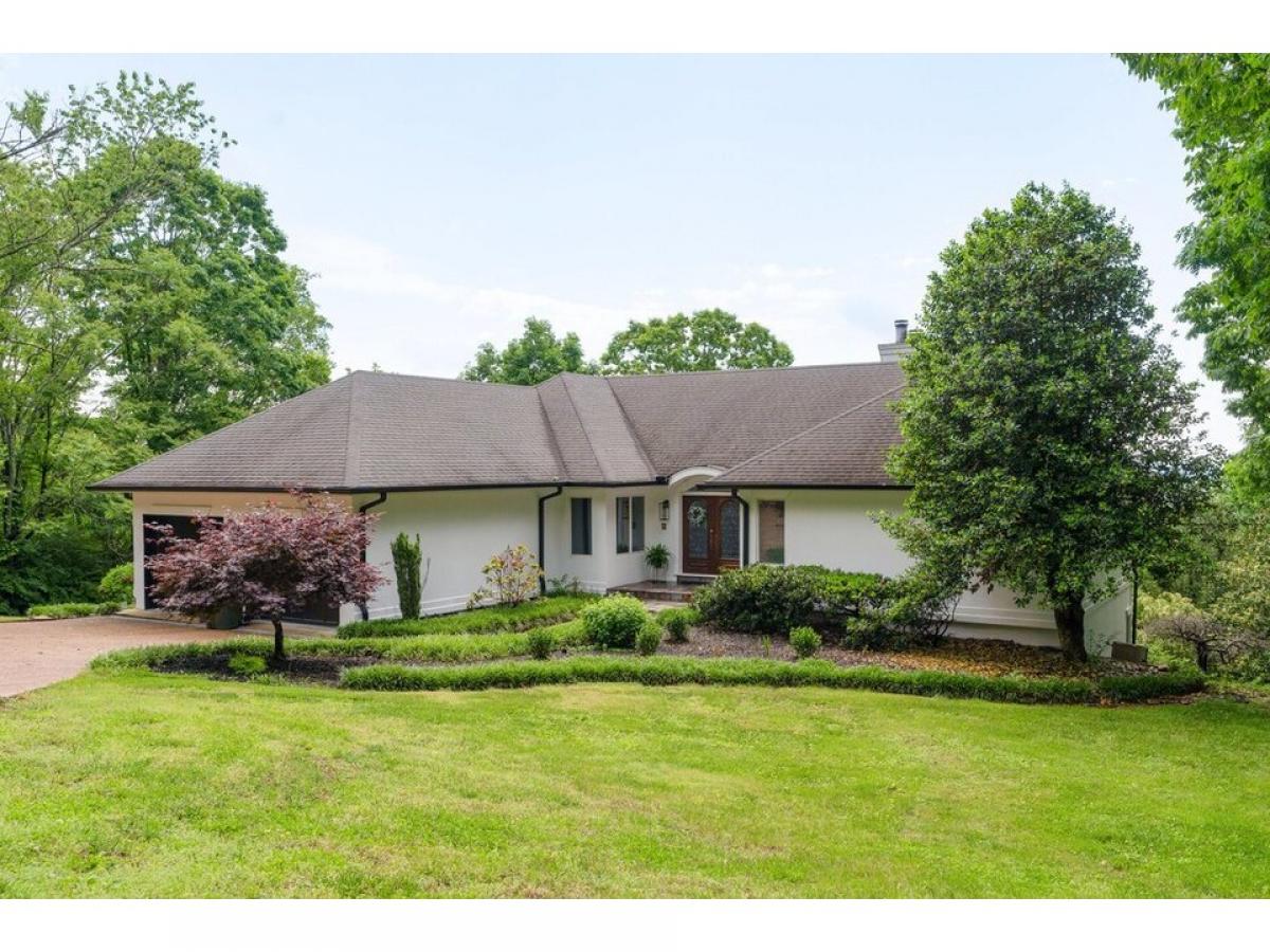 Picture of Home For Sale in Signal Mountain, Tennessee, United States