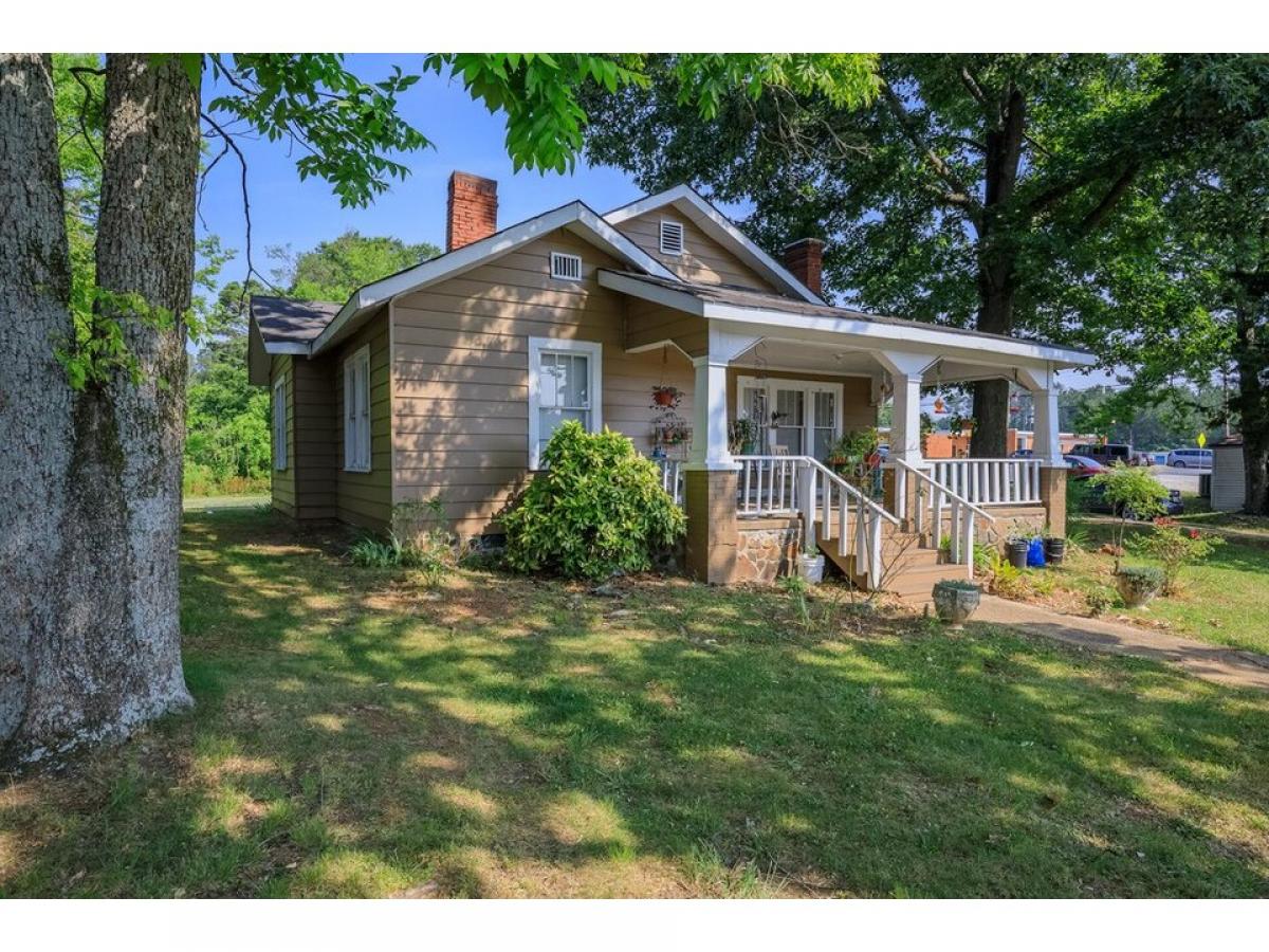 Picture of Home For Sale in Summerville, Georgia, United States