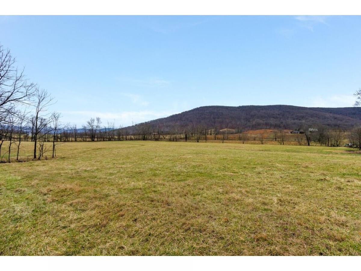 Picture of Residential Land For Sale in Crossville, Tennessee, United States