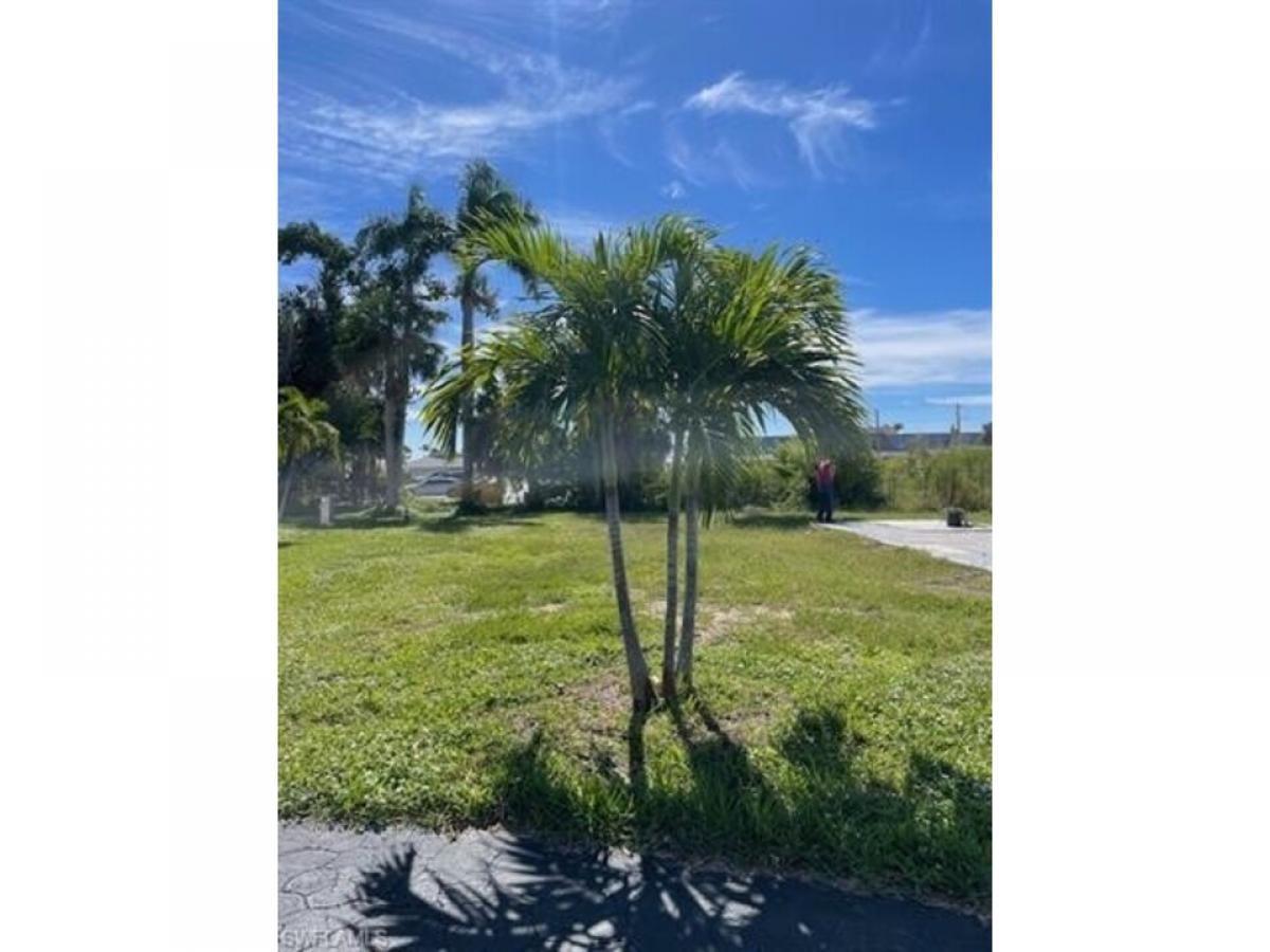 Picture of Residential Land For Sale in Fort Myers, Florida, United States