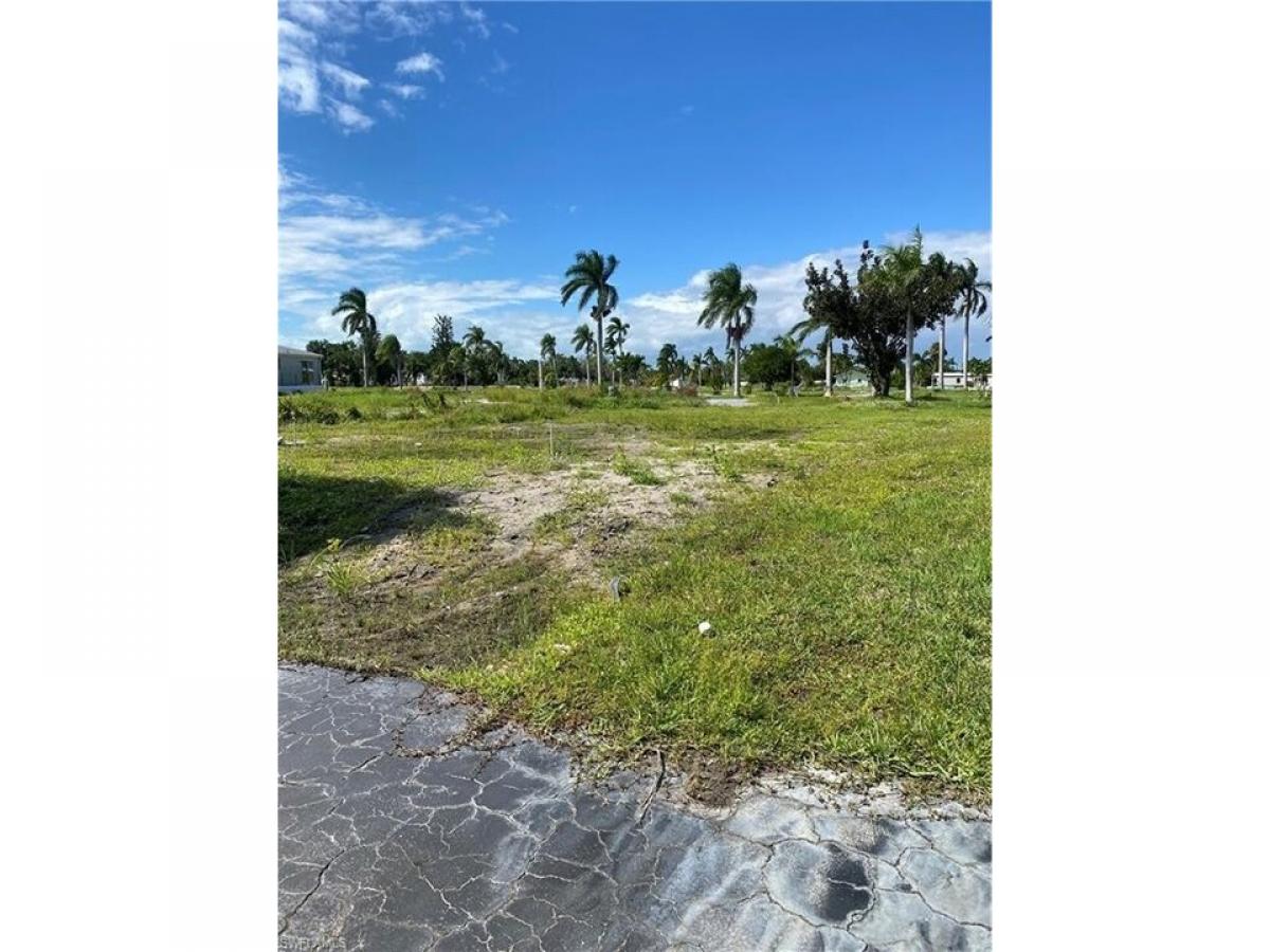 Picture of Residential Land For Sale in Fort Myers, Florida, United States