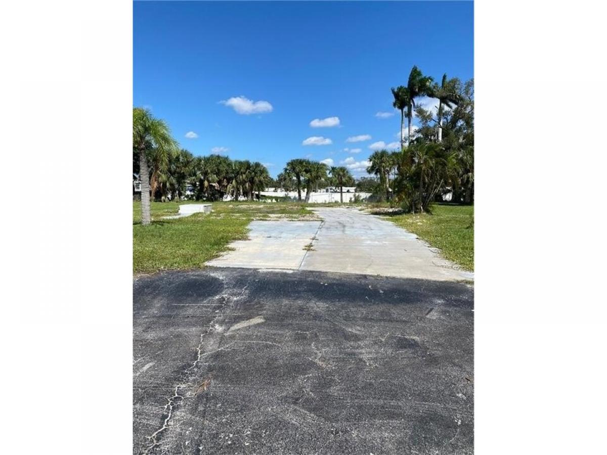 Picture of Residential Land For Sale in Fort Myers, Florida, United States