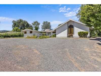 Home For Sale in Willits, California