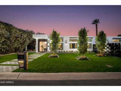 Home For Sale in Phoenix, Arizona