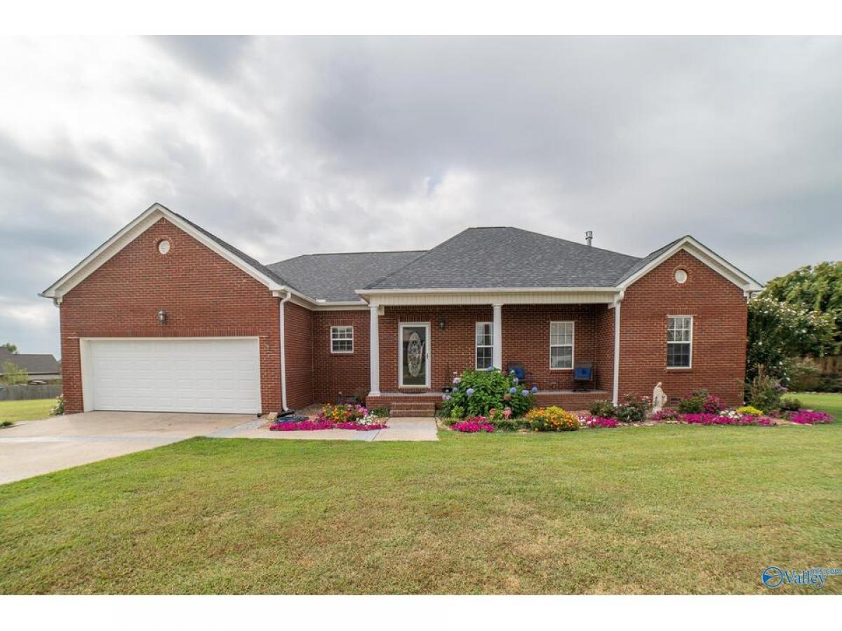 Picture of Home For Sale in Grant, Alabama, United States