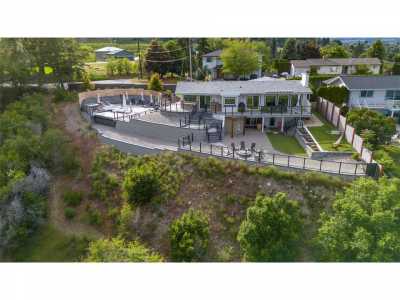 Home For Sale in Summerland, Canada