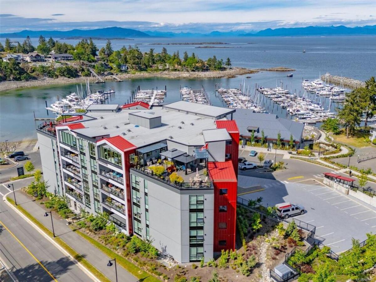 Picture of Condo For Sale in Nanoose Bay, British Columbia, Canada