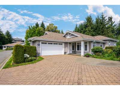 Home For Sale in Parksville, Canada