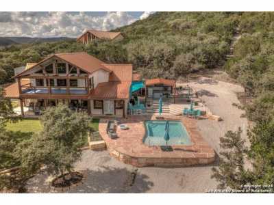 Home For Sale in Concan, Texas