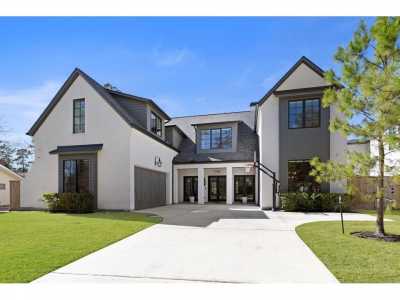 Home For Sale in Hunters Creek Village, Texas