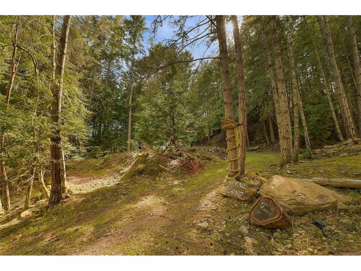 Picture of Residential Land For Sale in Mayne Island, British Columbia, Canada